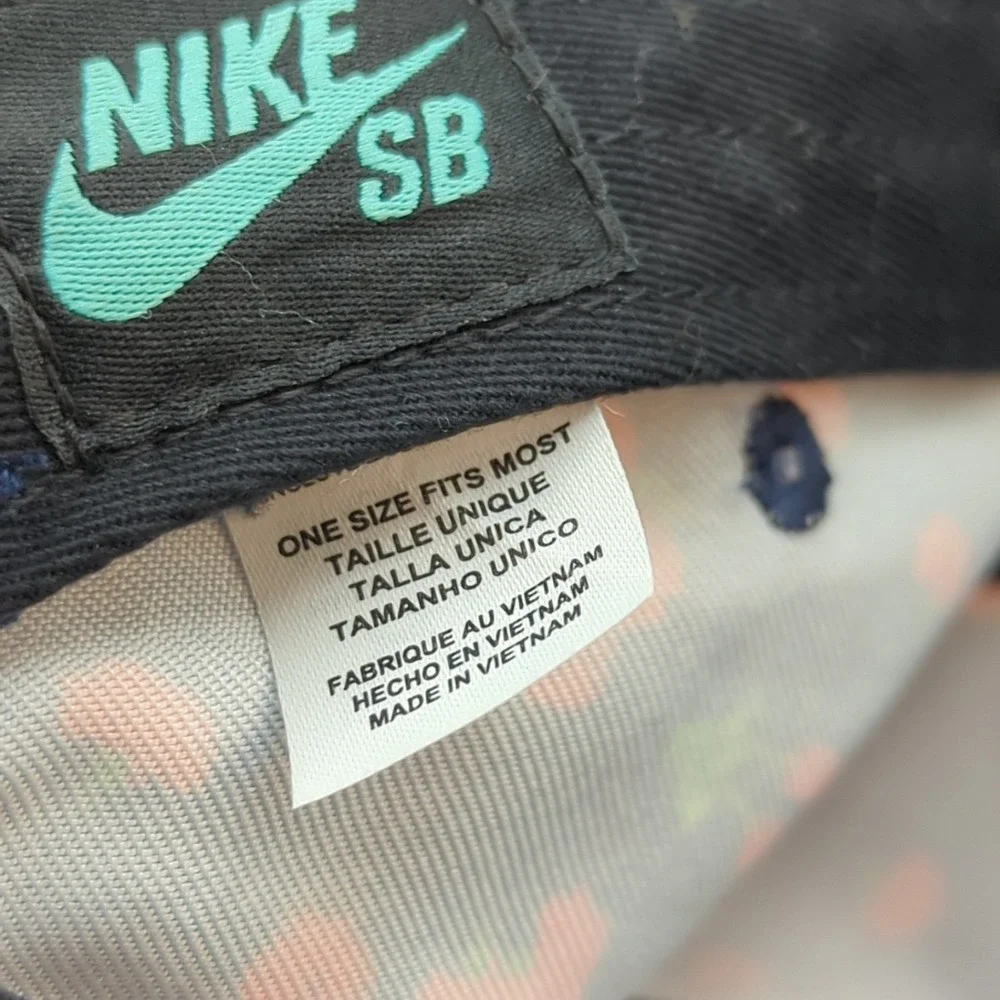 Nike SB 5 Panel Hat Cap OSFM Skateboarding Roses Floral Strapback All Over Print